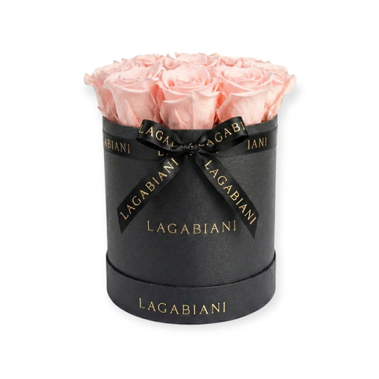 White preserved roses round box arrangement – Lagabiani Miami